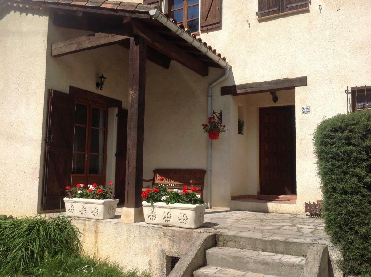 Bed and Breakfast Chez Irene Saint-Quentin-la-Tour Exterior foto