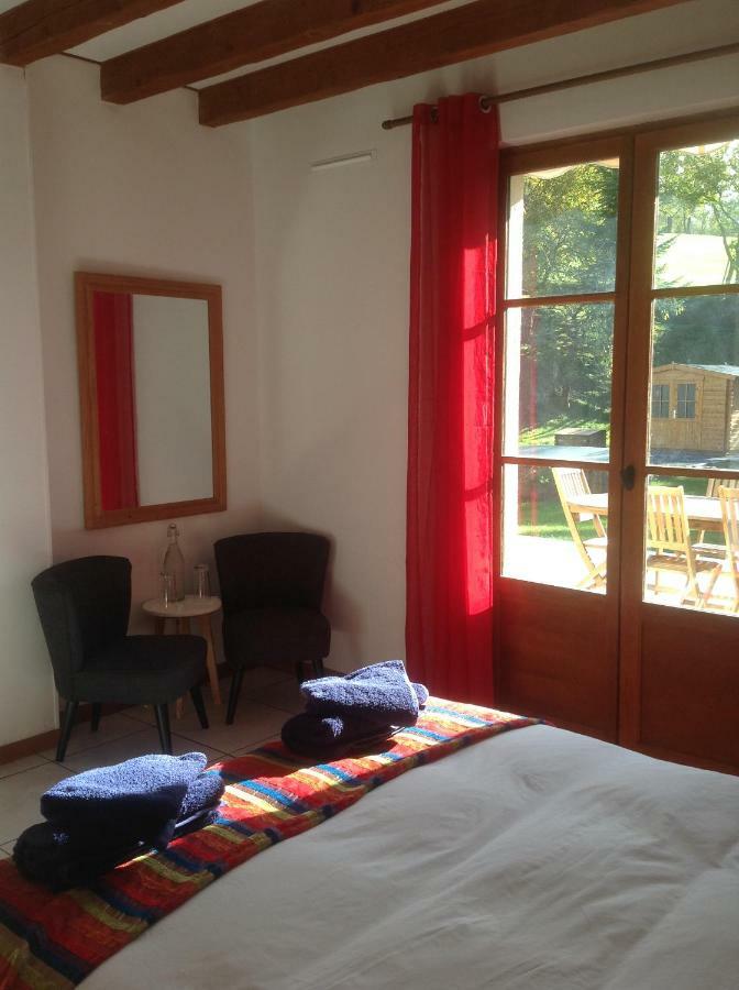 Bed and Breakfast Chez Irene Saint-Quentin-la-Tour Exterior foto